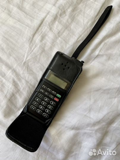 Мобильный телефон «Motorola»(кирпич)