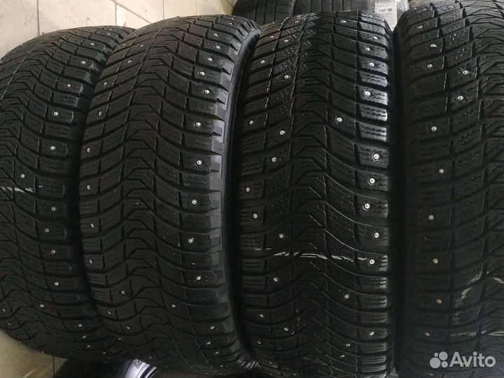 Michelin X-Ice North 3 215/55 R17