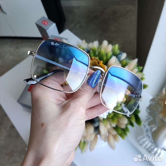 Солнцезащитные очки Ray-Ban Square RB1971