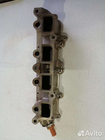 Рампа топливная Volkswagen Jetta 6 1.4л 122л.с