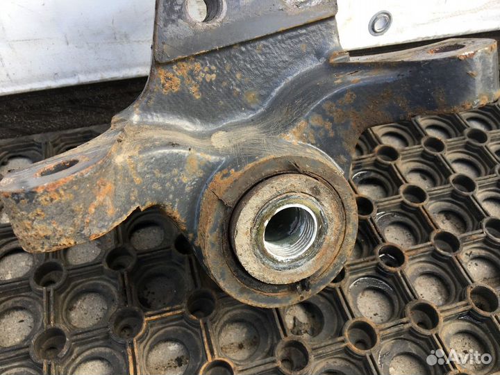 Кронштейн передней рессоры Renault Premium