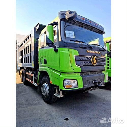 Водитель самосвала