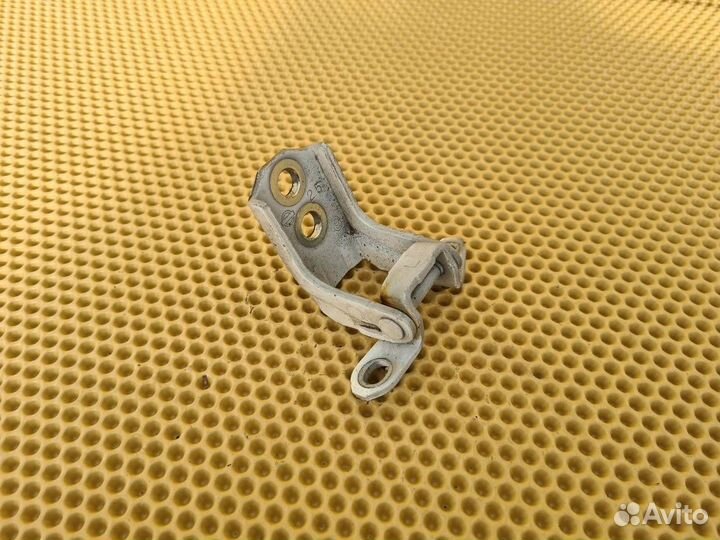 Петля двери передняя правая Infiniti M37 M25 M56