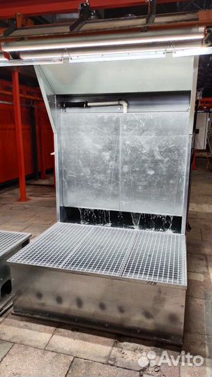 Окрасочная кабина / камера с гидрофильтром