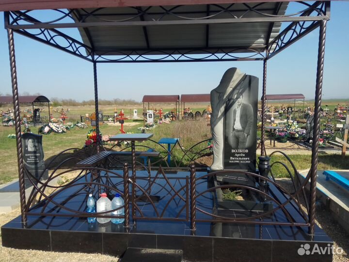 Памятники из гранита и мрамора