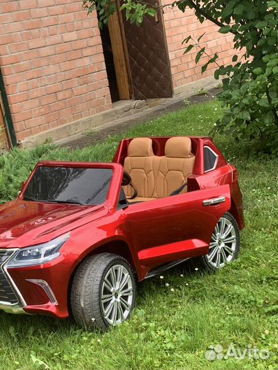 Электромобиль Lexus LX 570 красный