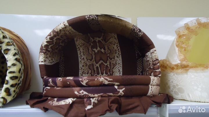 Мягкие домики, закрытые лежанки,подстилки,лежаки