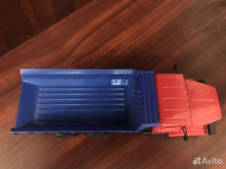 Модель грузовика 1-43 краз-6510