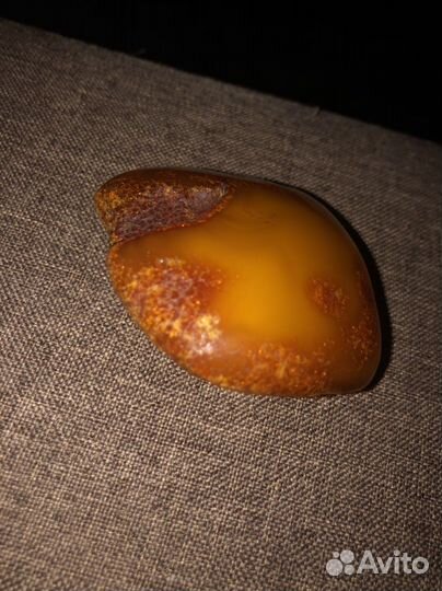Брошь янтарь(самородок)