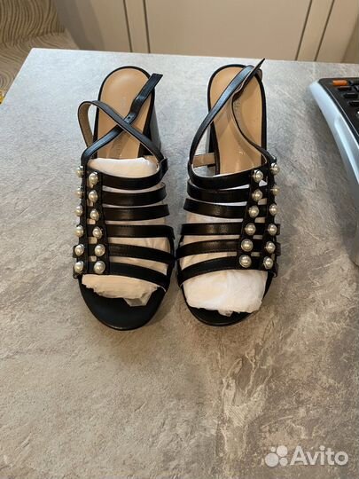 Босоножки женские 37