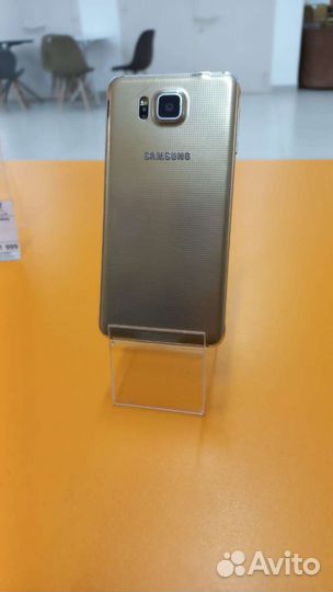 Телефон Samsung Alpha