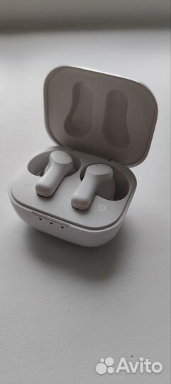 Безпроводные наушники htc Earbuds 1+