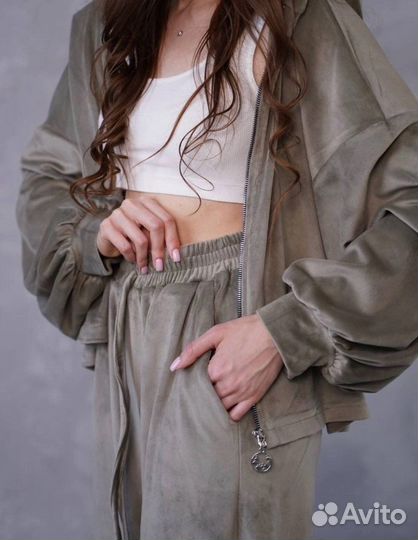 Спортивный костюм женский