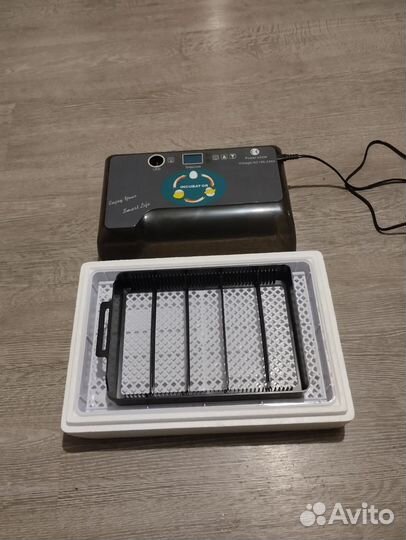 Инкубатор для яиц автоматический