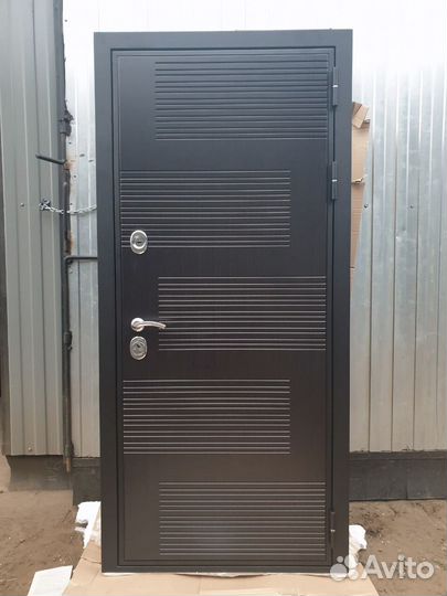 Дверь входная металлическая