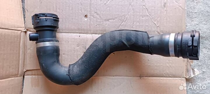 Патрубок радиатора Audi VAG 4G0121049Q