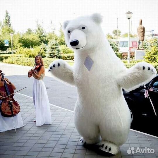 Большой белый медведь Умка