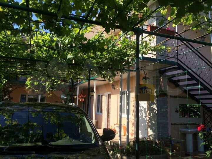 Комната 20 м² в 8-к., 1/2 эт.