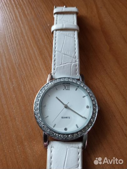 Часы наручные женские