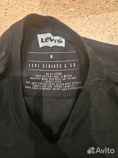 Футболка levis