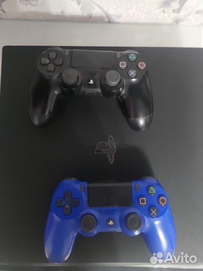 Playstation 4 pro. 2 геймпада