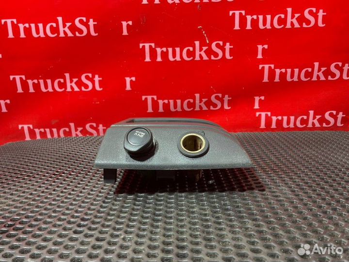 Панель розеток Renault T