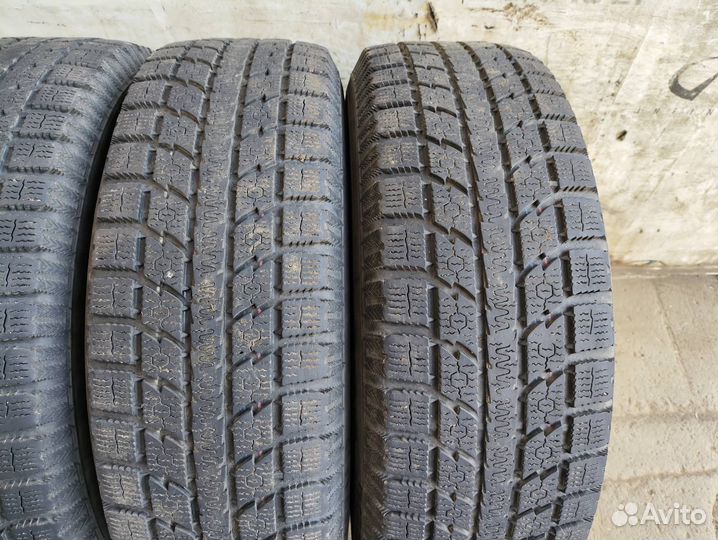 Toyo Observe GSi-5 215/70 R16 100S