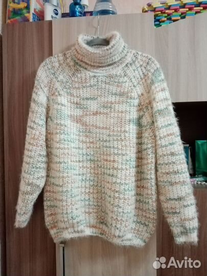 Свитер женский