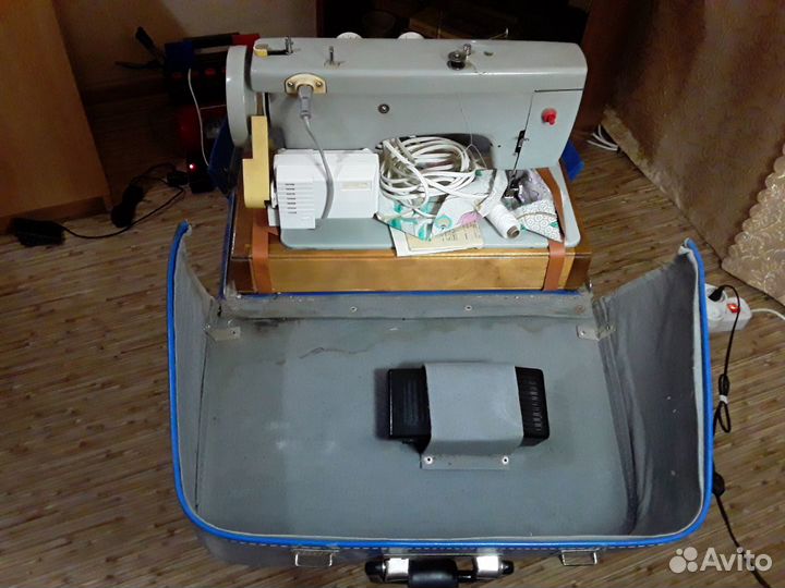 Швейная машина
