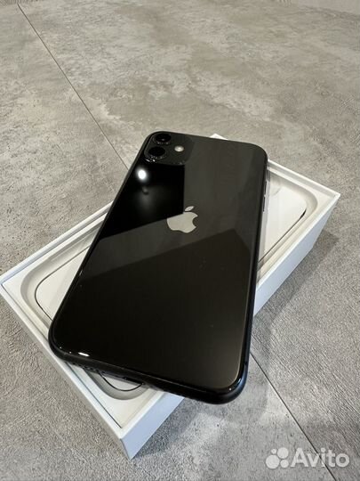 iPhone 11, 64 ГБ
