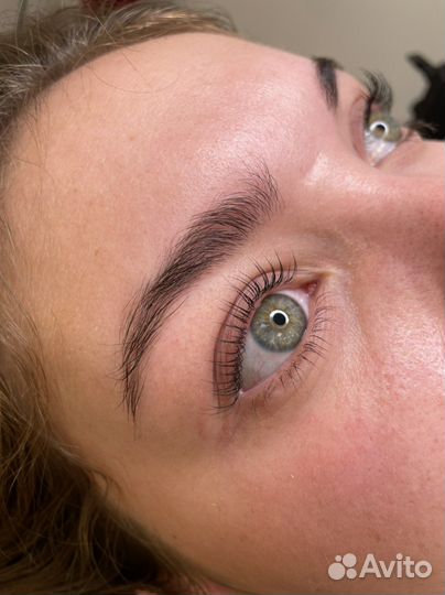 Мастер бровист