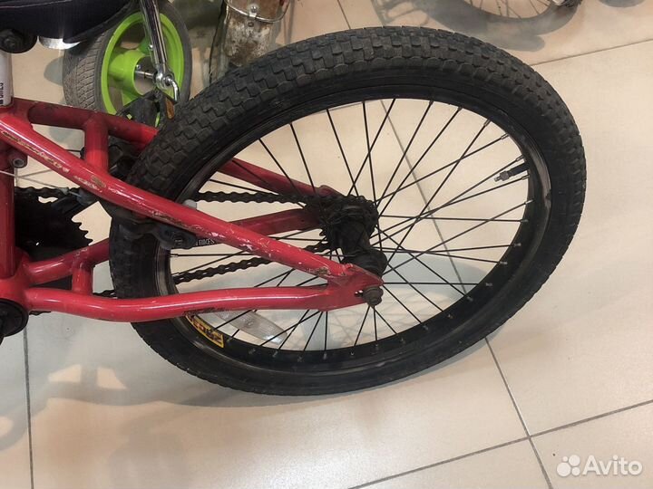 Трюковой велосипед BMX