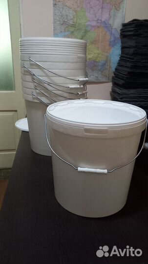 Ведро пластиковое с крышкой 20 литров