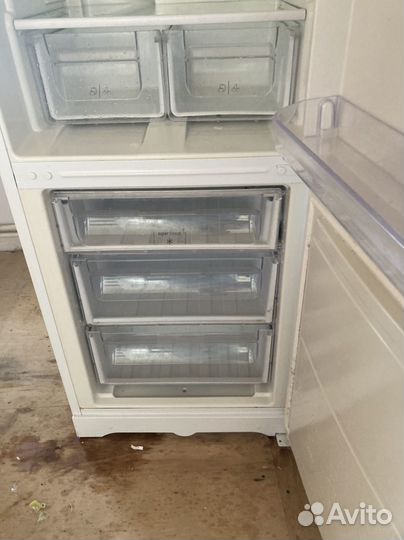 Холодильник hotpoint ariston бу