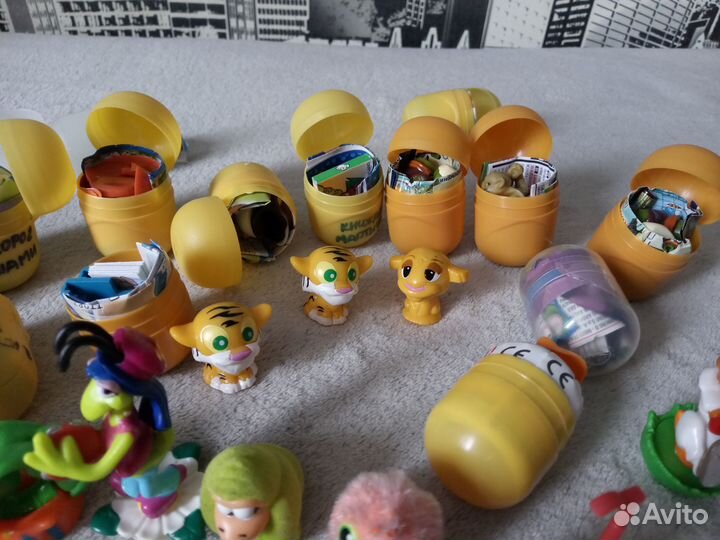 Пакет игрушек из киндер-сюрпризов с 1990 года