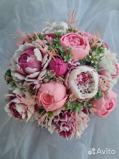 Букеты из мыла, из пионов. В наличии