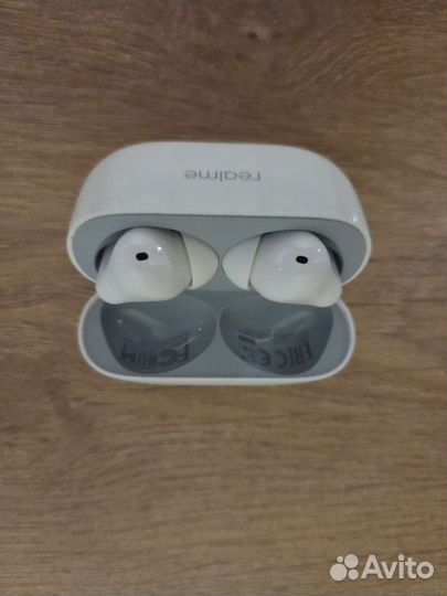 Беспроводные наушники realme buds t300