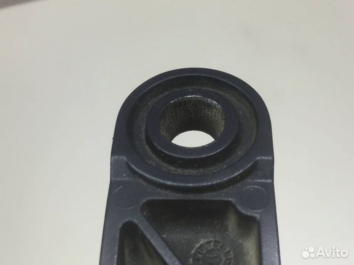 Поводок стеклоочистителя передний левый Opel Astra