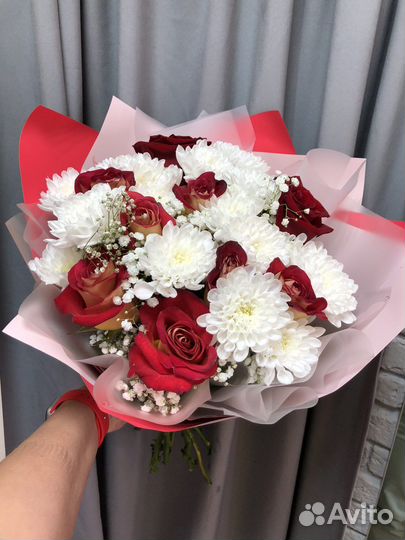 Букет из голубых хризантем