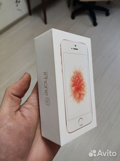 iPhone SE, 128 ГБ