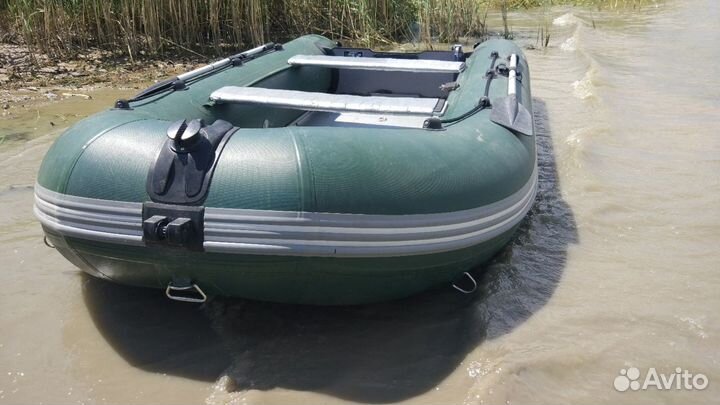 Лодка Yukona З60