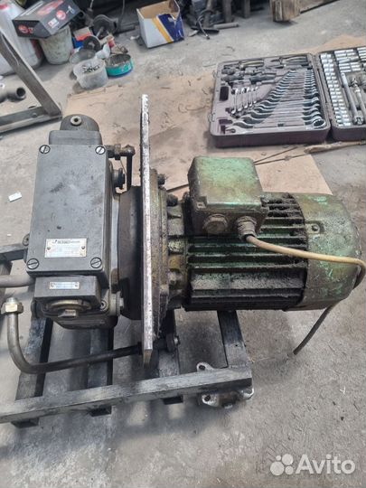 Гидронасос TGL 10868 32/10