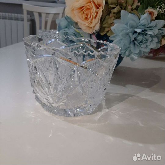 Хрустальная ваза