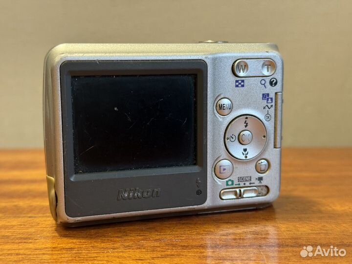 Запчасти на Фотоаппарат Nikon Coolpix L4