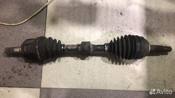 Полуось (приводной вал, шрус) Mitsubishi Colt 1996