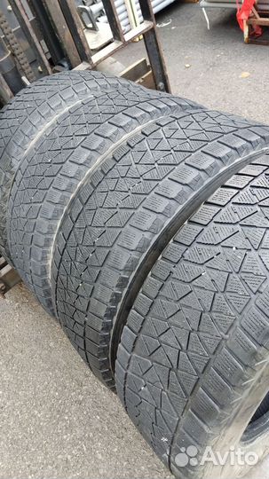 Bridgestone Blizzak DM-V2 235/65 R17 ZR
