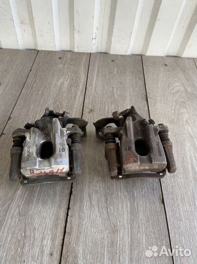 Суппорта задние Tokico Toyota Auris E150 Акрис