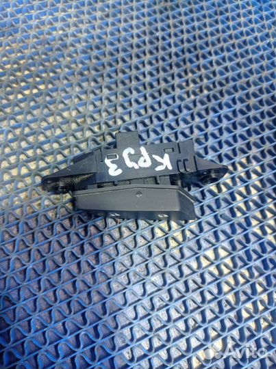 Кнопка центрального замка Chevrolet Cruze седан