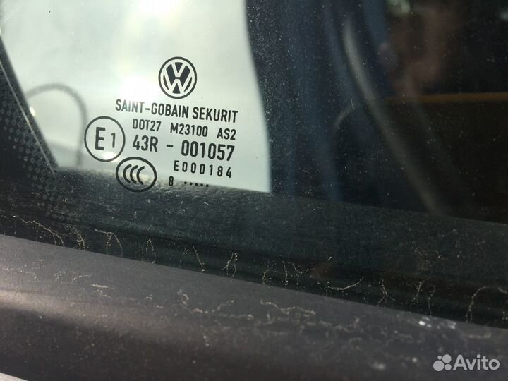 Фольксваген Гольф Форточка двери задней правой AS2
