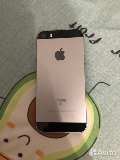 iPhone SE, 32 ГБ